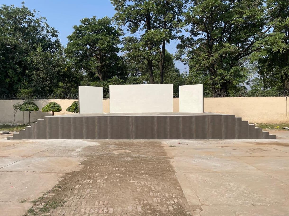 The finished stage with clad stepped sides and three white backdrop walls
